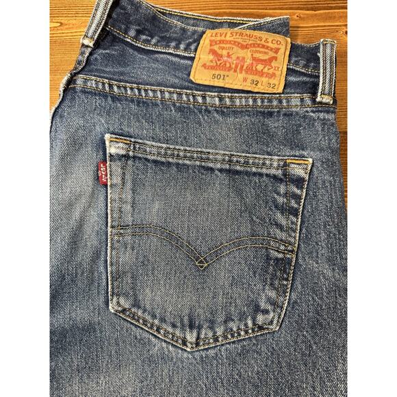 Levi's 501 Jeans Mens 32x32 Blue Denim Button Fly Straight Leg Classic Red Tab - Picture 2 of 6